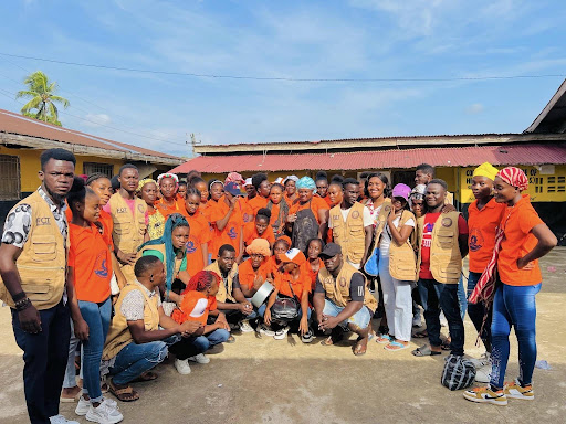 Vocational scholarship trainees and Friends of Tapson volunteers